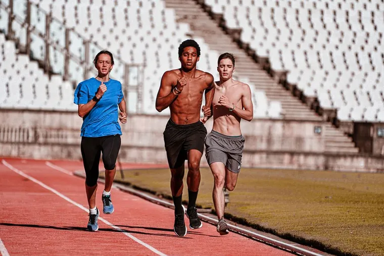 Répartir endurance, fractionné et repos sur sept jours selon son objectif.